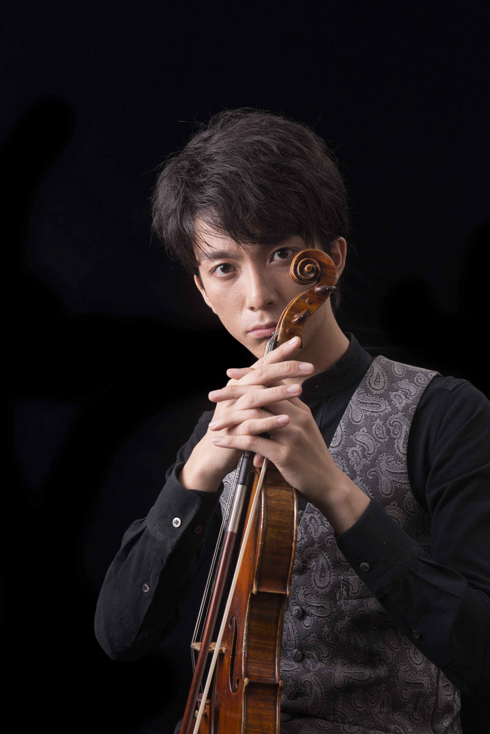 山根一仁